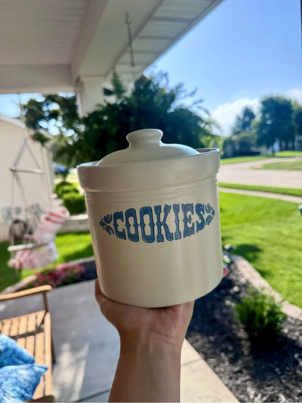 Pfatlzgraff Yorktowne Cookie Jar with Lid